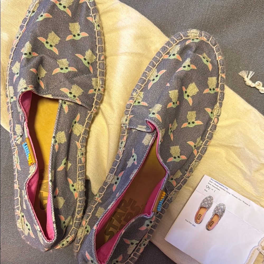 Star Wars Gray and Pink Espadrilles with Unique Design
NEVER WORN, Brand New!